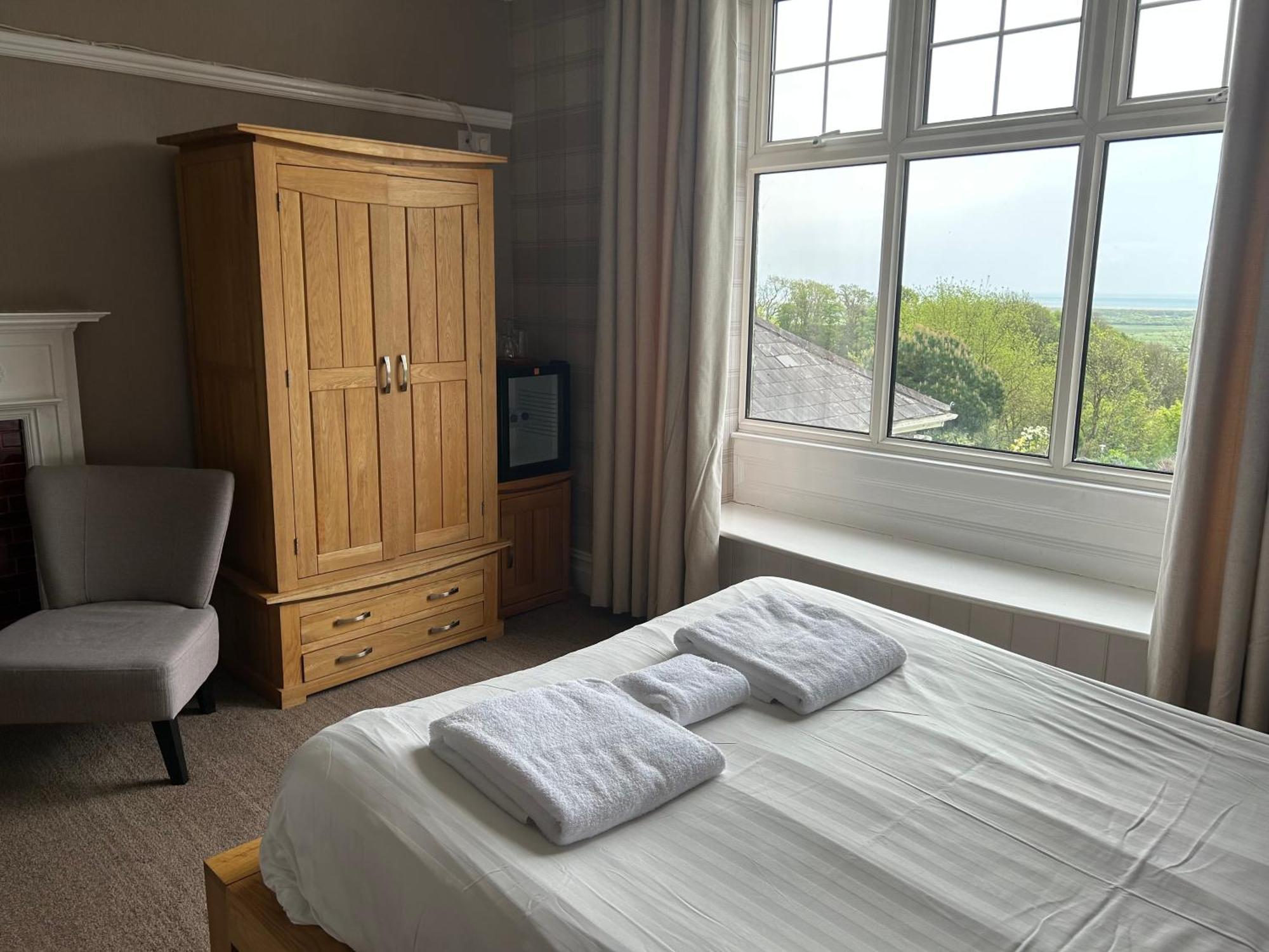 Broadway House Bed & Breakfast Laugharne Ngoại thất bức ảnh